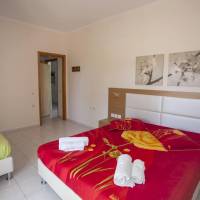 2 Studio (3 Adults) 