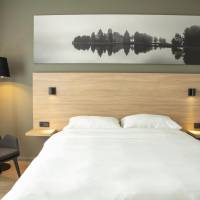 Superior Room - Partial Airport View
