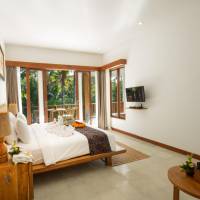 Early Booker Hot Deal - Deluxe Pool View with Free Benefit