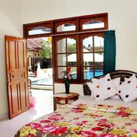 Superior Double Room with Pool View