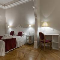 Deluxe Suite with Spa Access 