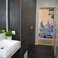 Bed in 8-Bed Mixed Dormitory Room with Private Bathroom and River View