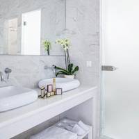 De.Light Suite with Private Pool