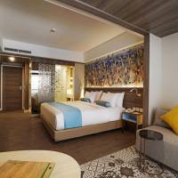 Premier Deluxe Lagoon Access Twin