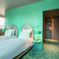 Studio Twin bed