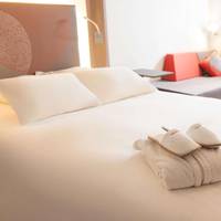Executive Room with 1 queen-size bed and sofa