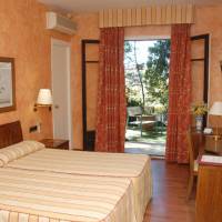 Twin Room with Private Garden