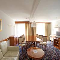 Suite with Mountain View