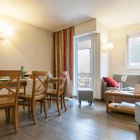 River Standard One-Bedroom Apartment  with Sleeping Alcove (6 people)