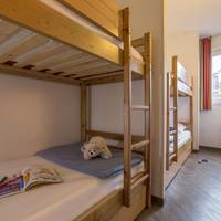 River Standard Two-Bedroom Apartment with Sleeping Alcove (8 people)