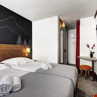 Privilege Room (2 adults + 1 child) - Connecting