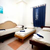 Basic Triple Room with Shared Bathroom