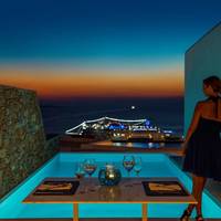 Secret Three-Bedroom Maisonette with Pool & Outdoor Hot Tub