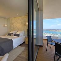 Deluxe Room with River View - High Floor
