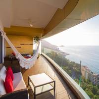 Ultra Mousai Corner Suite North