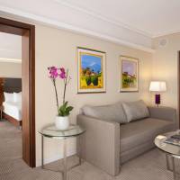 Corner Vista Suite with Sea View