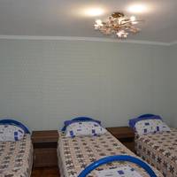 Трехместный