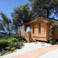 Cabane dans les Arbres avec Jacuzzi