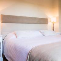 Family Suite (2 Adults + 1 Child up to 14 years old)