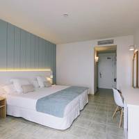 Standard Double Room with Sea View (2 Adults)
