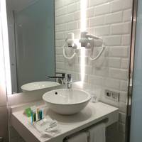 Deluxe Junior Suite (3 Adults)