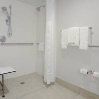 King Room - Mobility Access/Roll in Shower - Non-Smoking