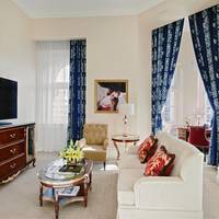 Deluxe One-Bedroom Suite