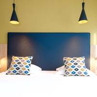 Queen Room with Queen Bed - Non-Smoking