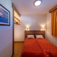 One-Bedroom Apartment (5 Adults)
