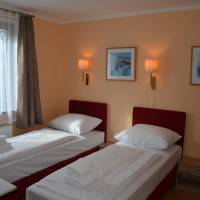 Quadruple Room with Two Bedrooms and Private External Bathroom