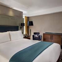 Atrium Superior Queen Room