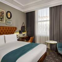 Queens Gate Luxury Queen Room
