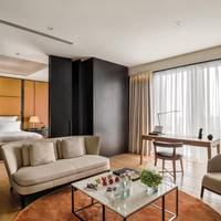One-Bedroom Junior Suite with City View 