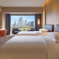 2 Twin Beds with Park View