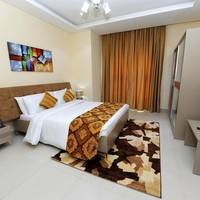 Deluxe One-Bedroom Apartment