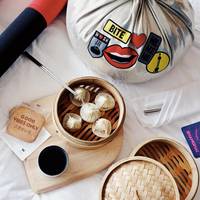 Package-1 Night Cozy Room(Including 2 Breakfast)+2 Persons Spa+Happy Hour+ 1 bottle of red wine(The Spa need to book in advance 3 days, it can be used extend if fully booked)