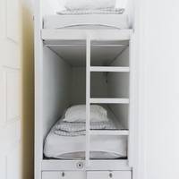 Bed in 6-Bed Female Dormitory Room with Bathroom 