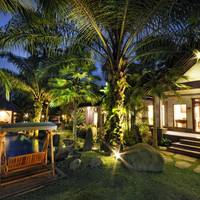 Villa with Garden View