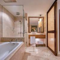 1 King Bed Ocean View