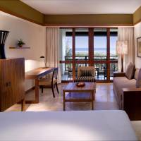 1 King Bed Ocean View Club Access