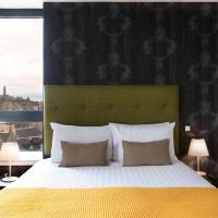 Two-Bedroom Signature Apartment with City View (5 Adults)