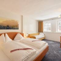 Standard Triple Room with Garden View