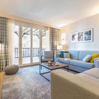 Standard Large Three-Bedroom Apartment with Terrace or Balcony (8 People)