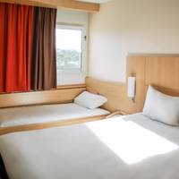 Standard Room with 1 Double and 1 Single Bed