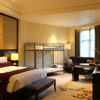 Family King Room with Bunk Beds (Include 2 Adult+2 Children Breakfast)