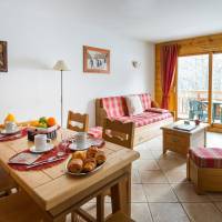 Two-Bedroom Duplex/Apartment (6 Adults)