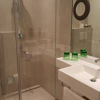 Double Room for Single Use