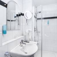Double Room (1 Adult)
