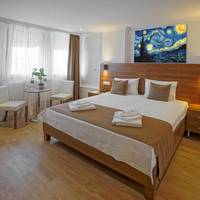 Deluxe Double Room with Side Sea View