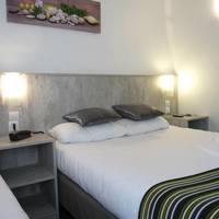 Double Room (1 Double Bed + Single Bed)